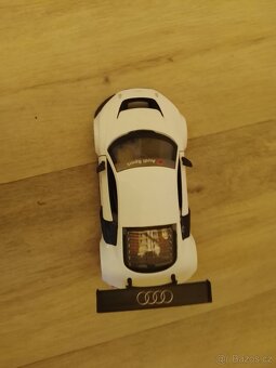 Auto na vístavu - 2