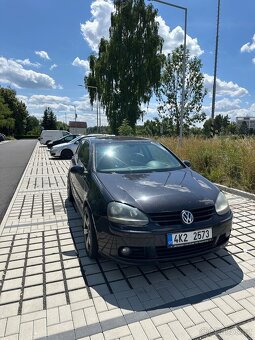 Prodám Volkswagen Golf 5 - 2