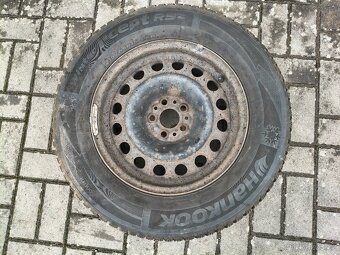Pneumatiky zimní 215/65 R15 - 2