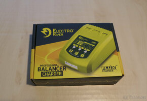 Univerzální nabíječ FLUX™ pro NiMH, Li-Po a Li-Fe - 2