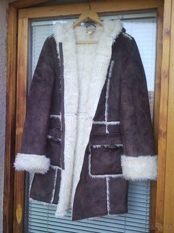 KOŽÍŠEK DÁMSKÝ NENOŠENÝ + KOŽEŠINOVÁ ČEPICE - 2