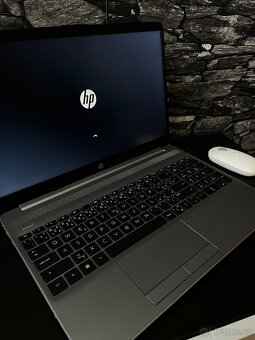 HP 250 G9, i5-1235U, 8GB RAM, 512GB SSD, FullHD – jako nový - 2