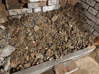 Cihly, hlína-jíl, stavební suť a zbytek směs ZDARMA ZA ODVOZ - 2