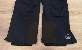 LYŽAŘSKÉ KALHOTY A ČEPICE - 2