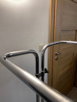 Stojan na oblečení věšák do obchodu - 2