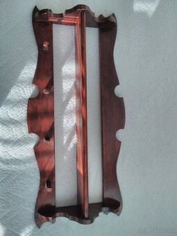 závěstná police - 2