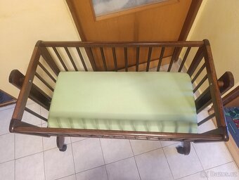 Dřevěná kolébka - 2