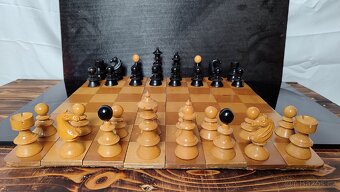 Staré dřevěné šachy - 2