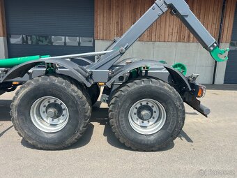 Hákový nosič kontejnerú - 2