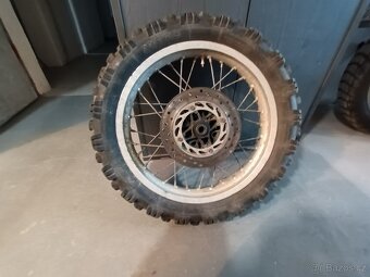 Prodám zadní kolo na HONDA DOMINÁTOR + další díly - 2