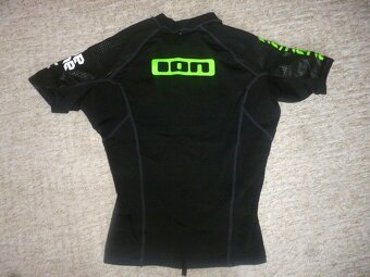 ION - triko - 2