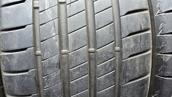 Letní pneu 235/35/19 Bridgestone - 2