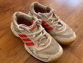 Sálovky Adidas vel. 30 - krásný stav - 2