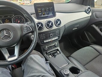 Mercedes-Benz B180 1.6 90kw automat 2017 - 2