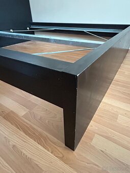 Velká postel 200 x 160 cm - 2