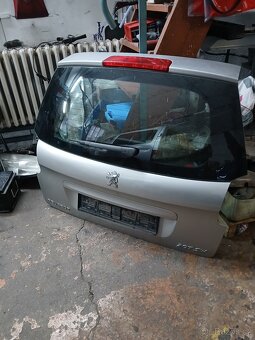 Zadni 5-te dvere Peugeot 207 SW 2000kc - 2