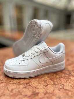 Nike Sportswear Tenisky 'AIR FORCE 1 07', Bílá - 2