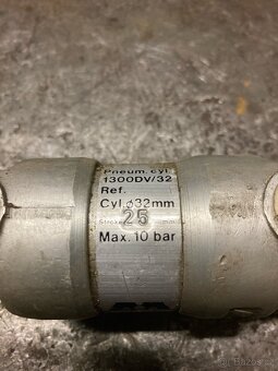 Prodám pneumatický válec - 2