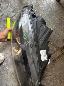 Superb 3 predni svetlo - 2