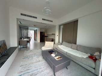 ChatGPT said:  Moderní 4ložnicová vila v The Valley – Talia - 2