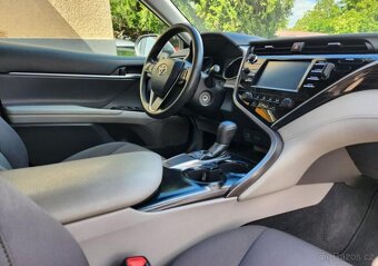 Toyota Camry 2.5-BENZÍN-AUTOMAT - 2