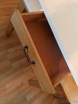 STAROŽITNÝ STŮL Z MASIVU - 2