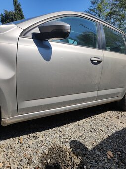 Octavie 3 - levé přední dveře - 2