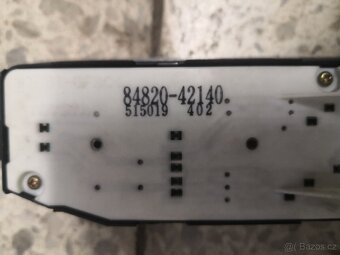 Toyota Rav4 panel ovladáni oken - 2