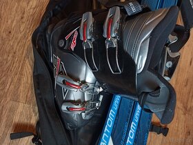 Prodej lyží, bot, helmy, hůlek a ochranných brýlí - 2