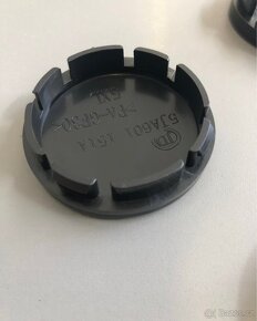 Plastové pokličky na alu kola průměr 51 -56 mm černé - 2
