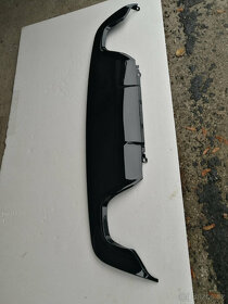 BMW E60 - zadní difuzor pro M-Paket nárazník. Černý/Lesklý. - 2