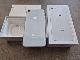 iPhone 8, 64 Gb
Plně funkční
Slabá baterie - 2