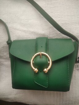 Tmavě-zelená- malá-mini-crossbody-kabelka-Topshop-Nordstrom - 2