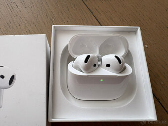Zánovní Apple AirPods 4 - kompletní balení, záruka - 2