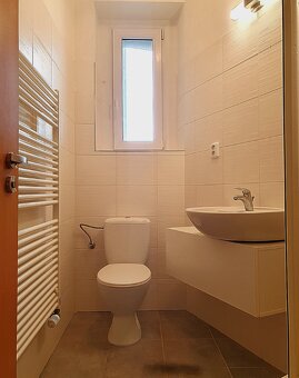 Pronájem bytu 1+kk , 32m² Vysočanské náměstí - 2