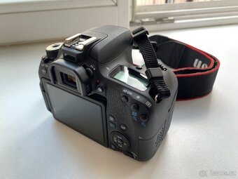 Canon EOS 77D - 2