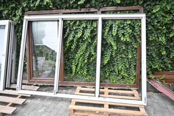 Velká plastová okna s dvojsklem + koupelnové okno - 2