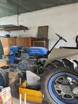 traktor Zetor 25 - 2