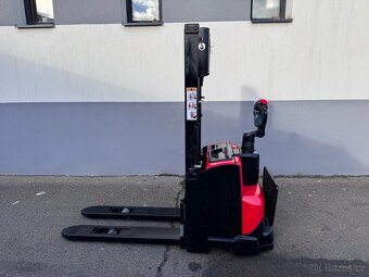 Vysokozdvižný vozík AKU ruční s plošinkou Toyota - 2