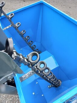 Dvouřádkový sazeč brambor CZAGRO s řádky 65-68cm - 2