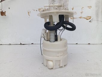 Citroen C2 1.1 - Palivové čerpadlo Pierburg - 2