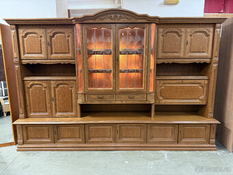 Zdobená dubová rustikální stěna 330cm - 2