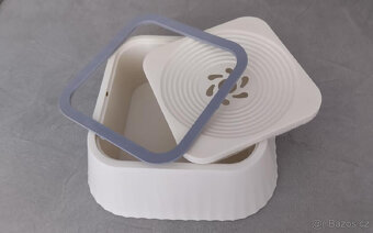 PLAST. PŘÍSAVNÁ PLOVOUCÍ MISKA NA VODU PRO PEJSKY - 2