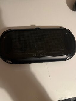 Ps Vita s Nabíjecím káblem - 2