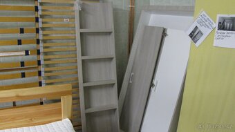 Postel patrová s vestavnou  skříní - 2