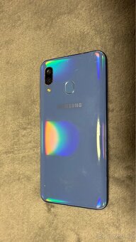 Samsung Galaxy A40 64GB - 2