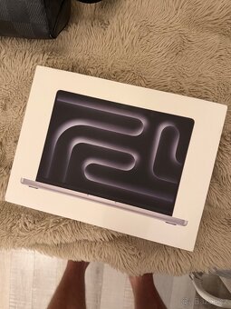 Apple MacBook Pro M5 14 256 GB 1 TB silver - 2