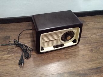 Bakelitové rádio - 2