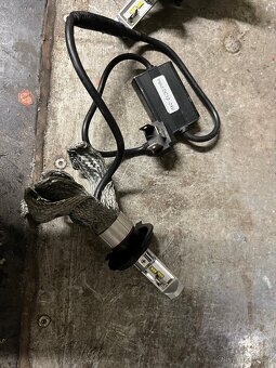 LED žárovky H4 - 2