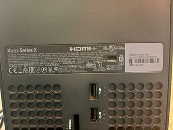 Xbox Series X 1TB + 2 ovladače + Seagate 2TB HDD - 2